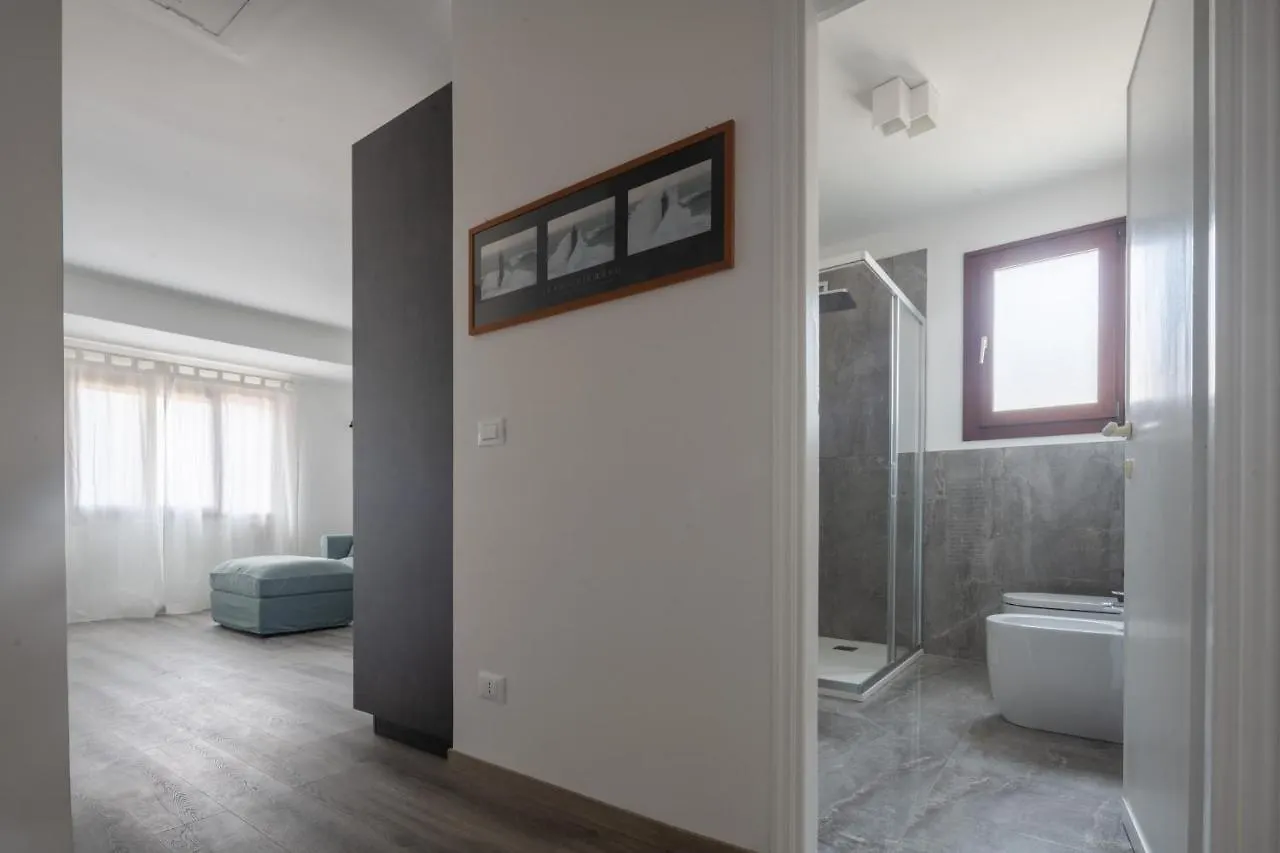 Bright Apartment On Venetian Roofs R&R Italia