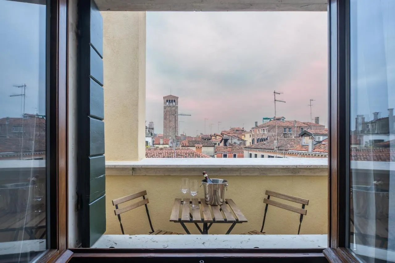 Bright Apartment On Venetian Roofs R&R 0*, Venezia
